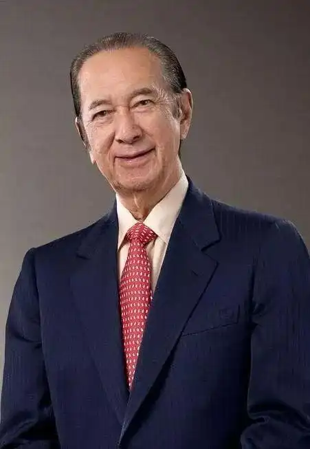 24岁的何猷君和奚梦瑶官宣结婚,这么着急结婚,是另有目的吗?_何鸿燊