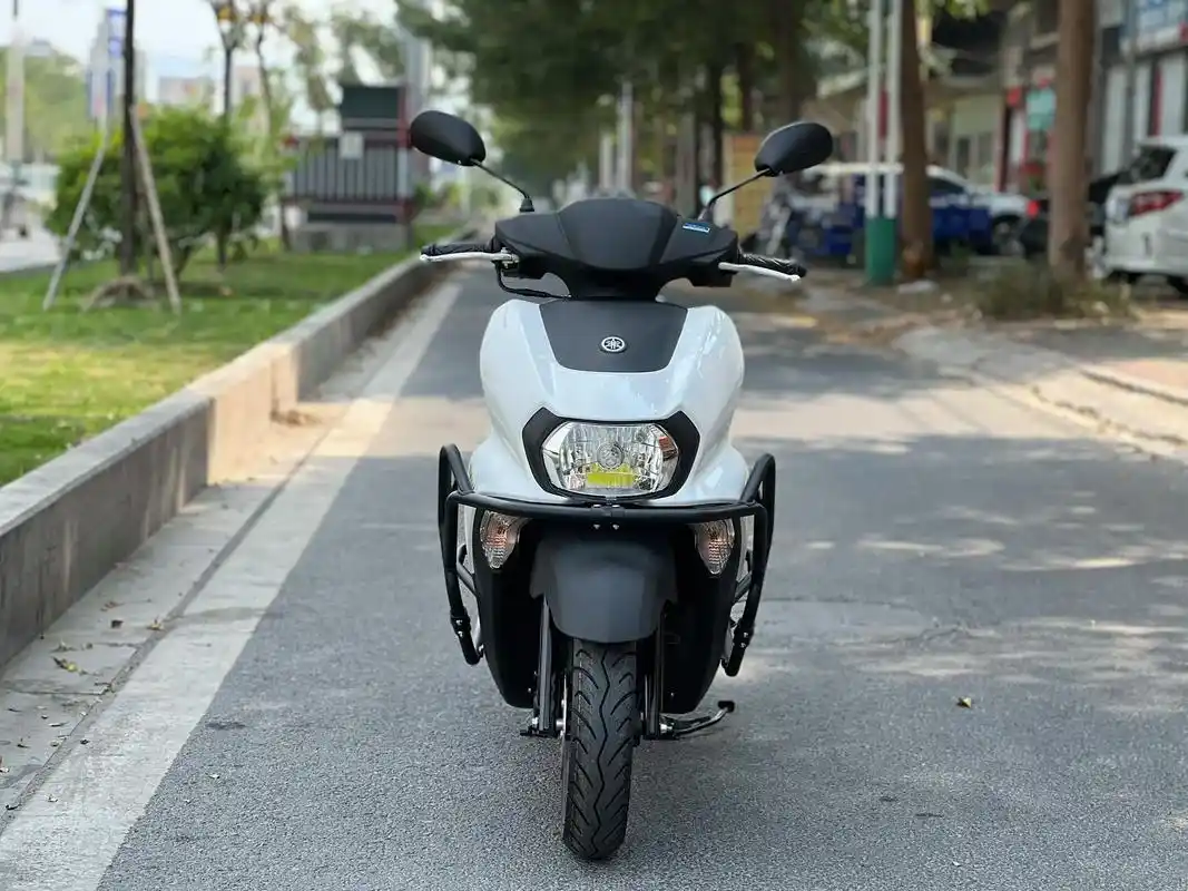 雅马哈旭鹰125.旭鹰搭载蓝芯125发动机,动力方面可堪比普 - 抖音