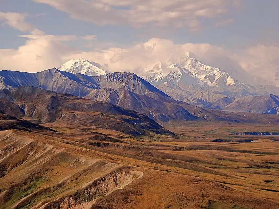 阿尔金山(altai mountains)是世界上最壮丽的山脉之一,位于中亚地区