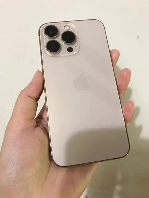 iphone13香金色真的蛮好看