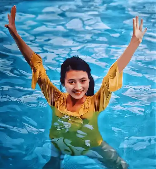 炎热夏天.女星们泳衣争芳斗艳姜黎黎难得一见泳装照(泳装大全)