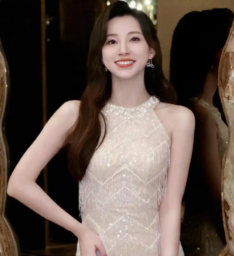 春晚主持人马凡舒