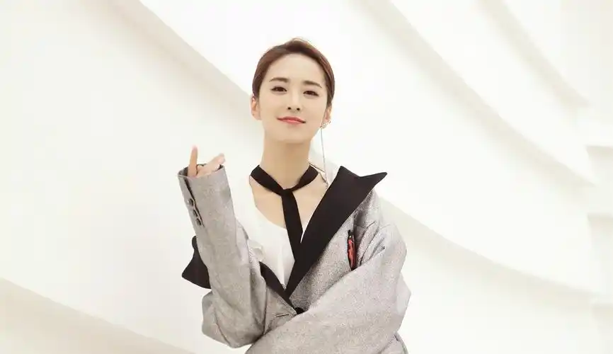 湖南媳妇刘烨被赞芒果台颜值担当成娱乐圈时尚辣妈