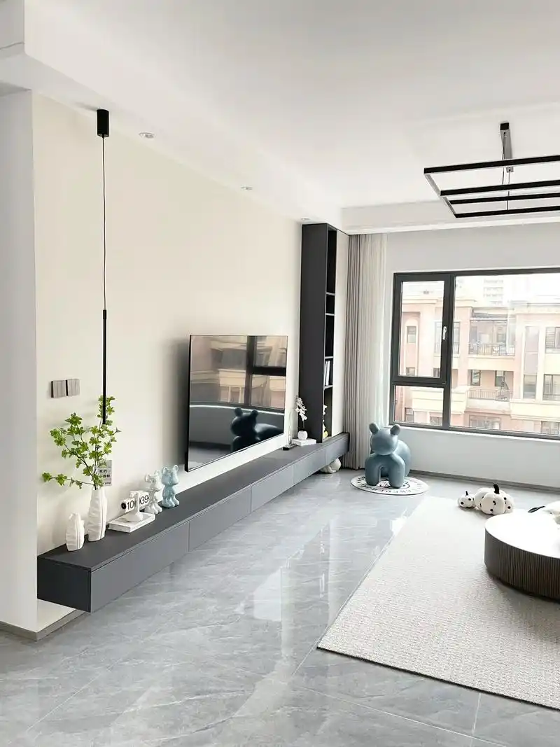 自然光黑白灰客厅