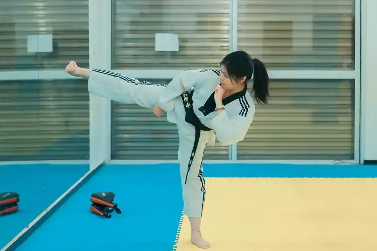 跆拳道女孩