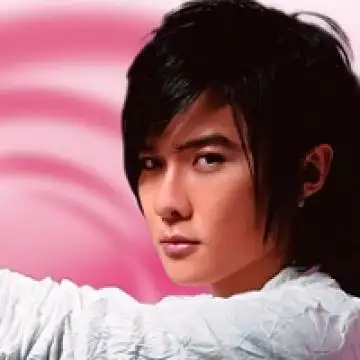 帅气白马王子唐禹哲,男生头像图片-回车桌面