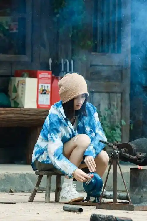 张子枫《向往的生活》剧照:清新自然中的心灵抚慰_内心_成长_时尚