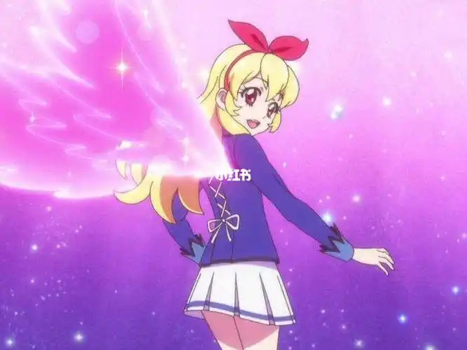 偶像活动  第一季的校服很有个人特色阿,虽然简洁但个人风格一眼明了