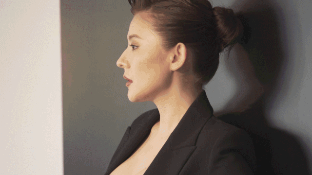 有一种尽兴而活叫热依扎,有一种不一样精彩是黛安芬!