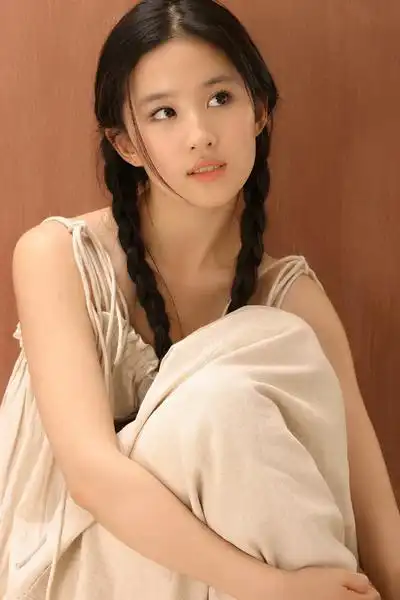 刘亦菲早年旧照曝光惊艳网友十年如一日的美貌