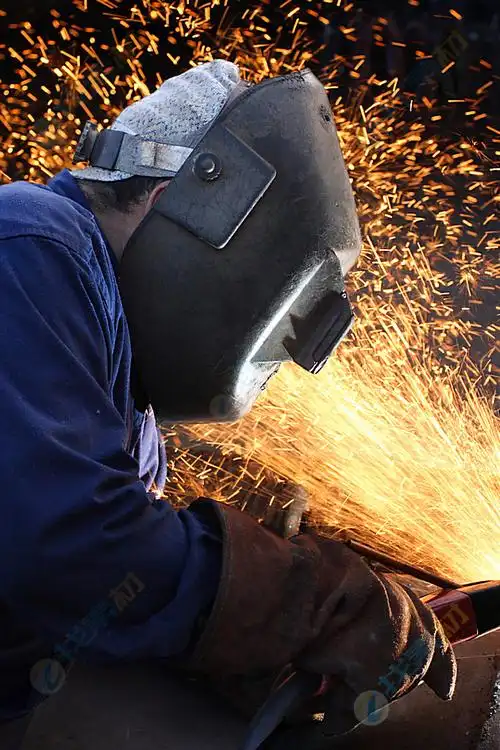 电焊工人背景高清图片下载