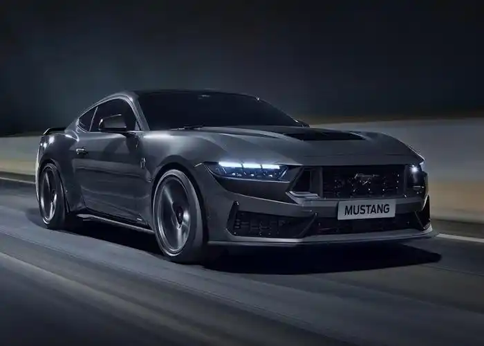 卖72.5万,福特野马黑马版上市,这价格还能买哪些大排量跑车?