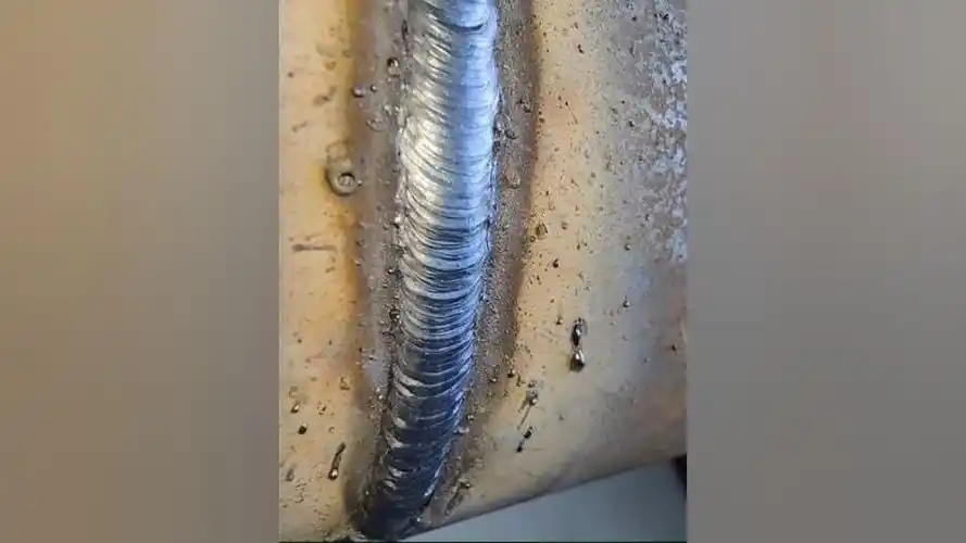 有缝隙的焊缝仰焊如何焊接,看完视频就明白了