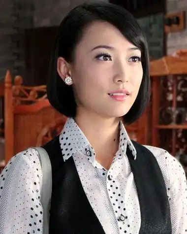 戴春荣女儿郝洛钒甜美发型显清新