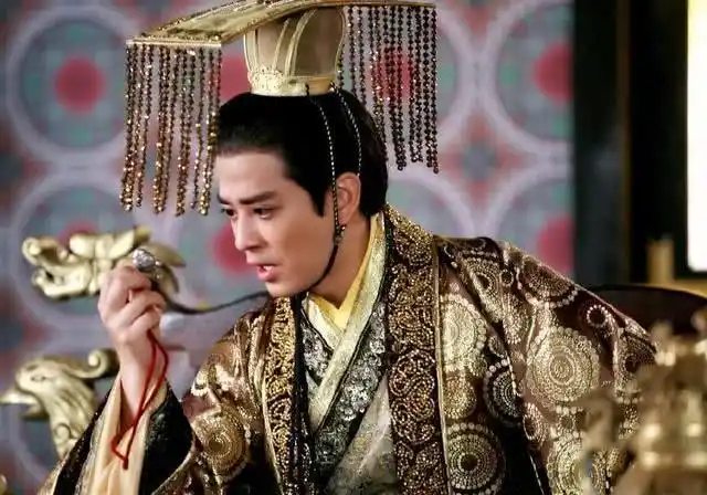 北魏一朝蓬勃的国运,随着小太监宗爱的背后一刀以及太武帝的咽气,开始