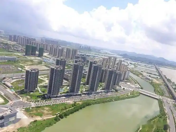 97-130平方三到四房▲绿地海玥·公馆项目地址:阳江市城南新江南路在