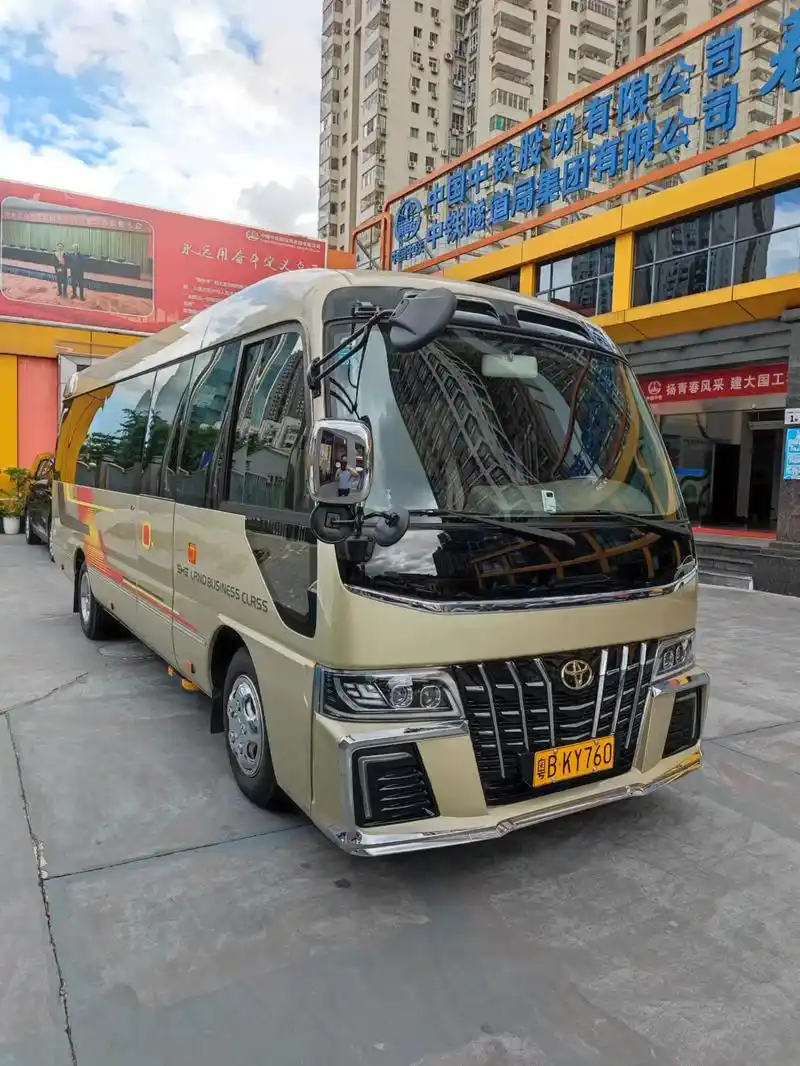 深圳市丰田考斯特蒙娜丽莎11座,13座,16座豪华中巴车