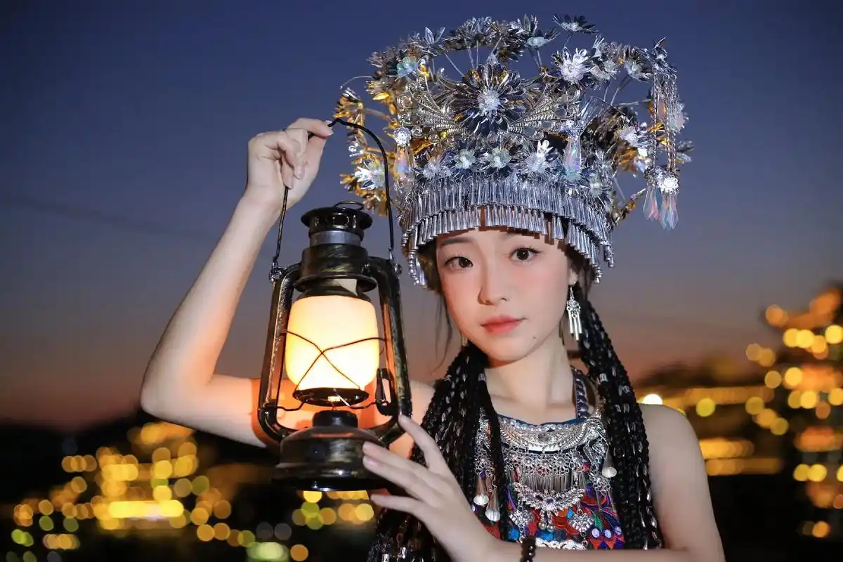 苗家阿妹一枚吖