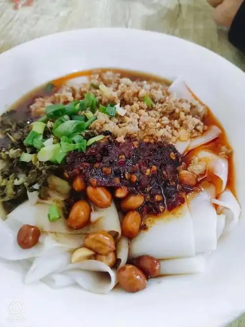 安顺剪粉(许觊佳摄)安顺剪粉是贵州著名小吃,也是许多人心心念念的