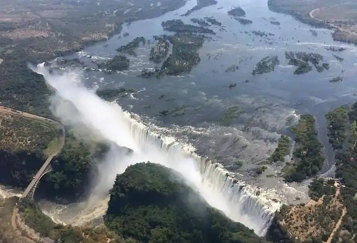 世界最深的河流,性格狂暴,急流时速达45公里,鱼类又瞎又白_鱼是_刚果