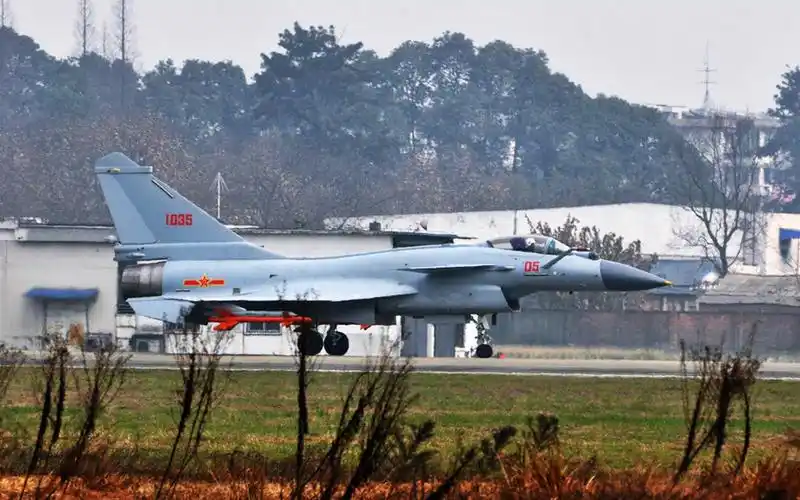 深度解析:新王牌歼-10b在空军未来作战中的作用