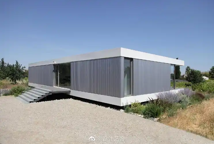 建筑设计,惬意的单层轻钢别墅 house v stephane nikolas