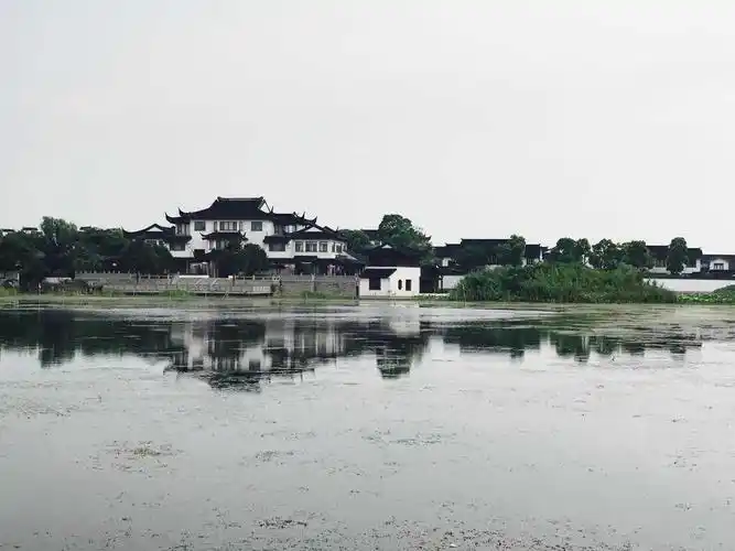 p> a href="#" data-lemmaid="1075316">阳澄湖 /a>水上公园位于 a