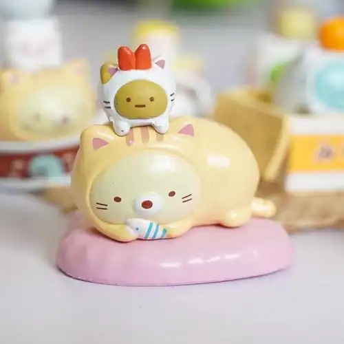 新品角落生物环球世界盲盒公仔可爱少女心桌面摆件模型玩具礼物卡纸屋