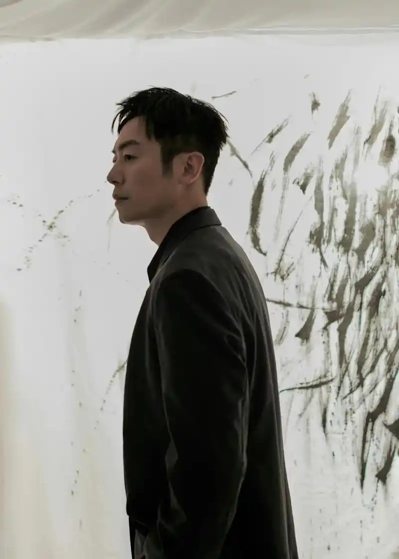 朱亚文 #行走荷尔蒙 #西装杀 720°无死角男神 - 抖音