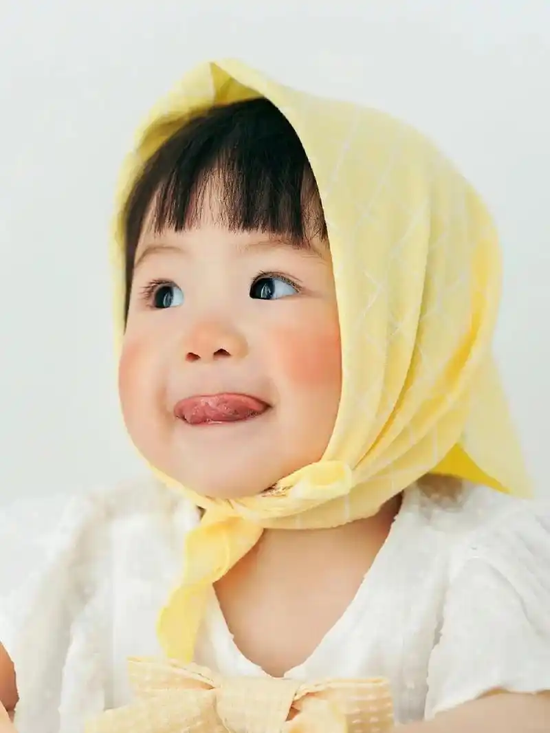 宝宝写真 [左哼哼] /▓ 我东瞅瞅～