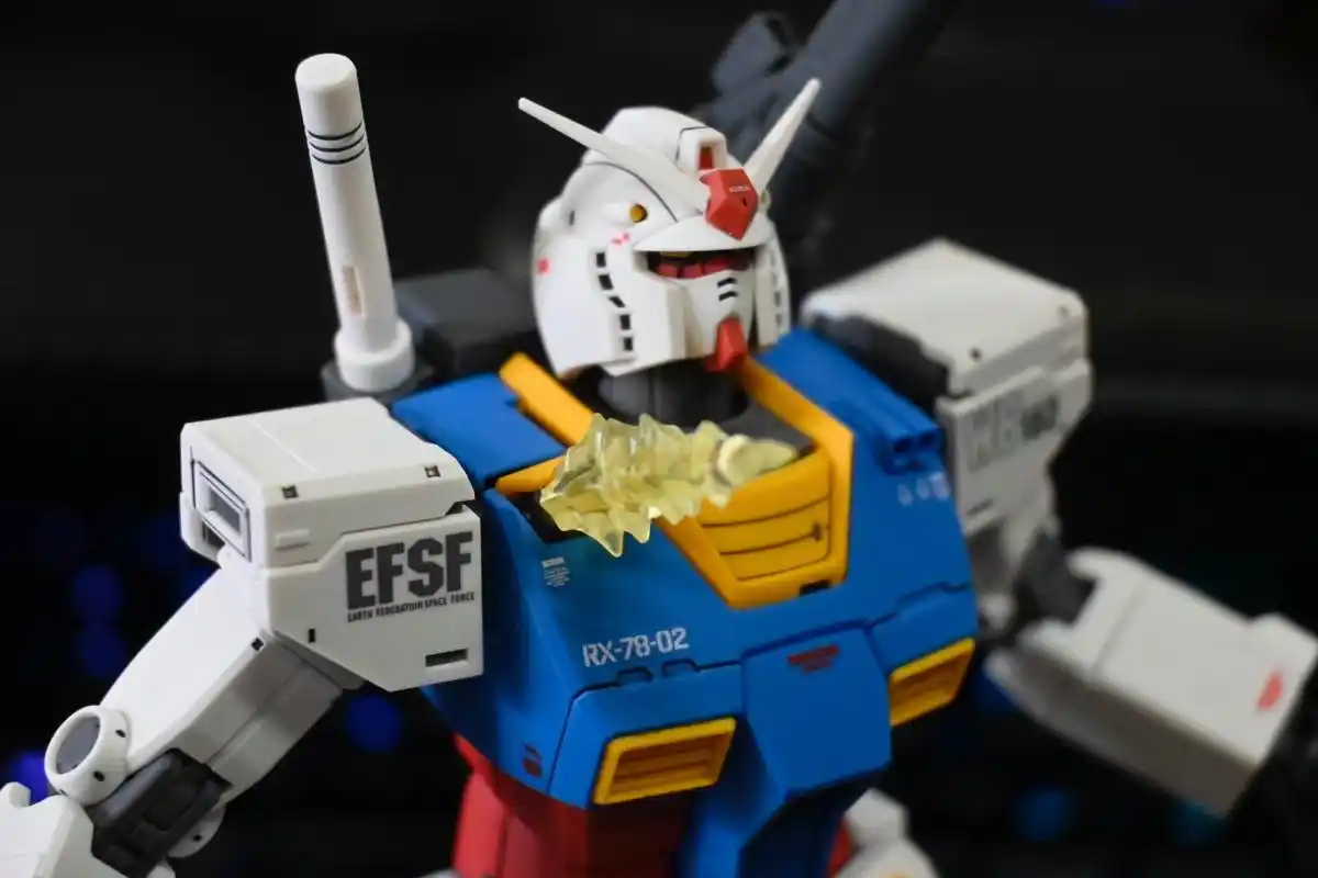 226 万代 mg gto元祖.手感偏软,万恶可动手,造型还是可以的高达模型