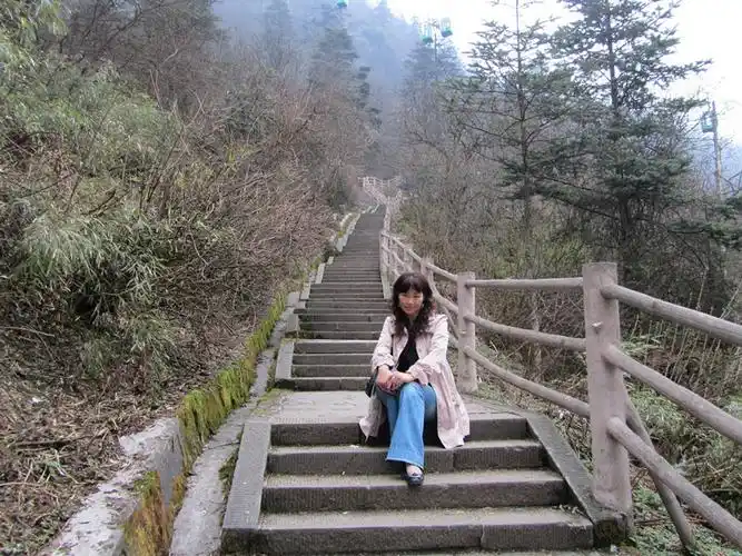 空山新雨后1 的帖子    终于下山了,脚已经走酸了,歇歇