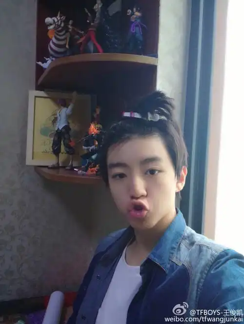 小凯黑历史2哇哈哈哈