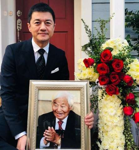 李亚鹏外公去世享年105年 发文悼念表达相思之情