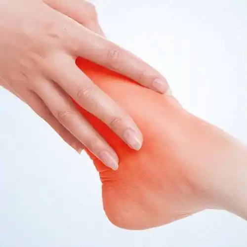 首都除夕护卫健康#"小"崴脚 "大"麻烦——记住崴脚后黄金48小时处理