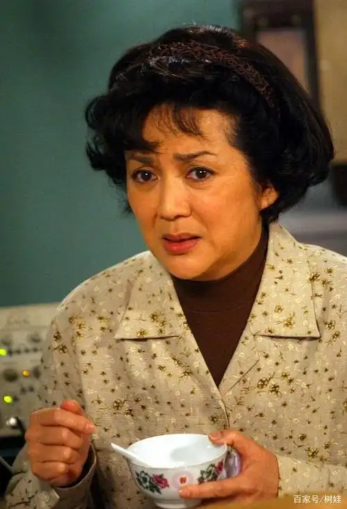 冯宝宝感慨已无人邀请演女主感谢贤提携为对方首夺影帝感光荣