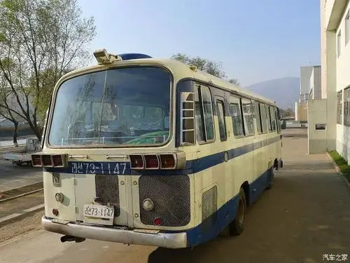 请问一下那些小北京人,谁知道80年北京的一款大巴