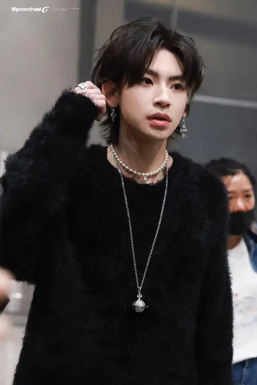 小鬼王琳凯超话9615#小鬼把更多时间花在音乐上#    383036