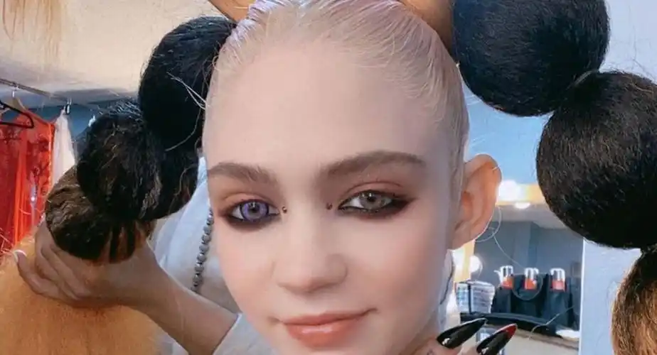 照片 :  instagram/grimes