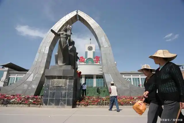 一组西宁老火车站的照片