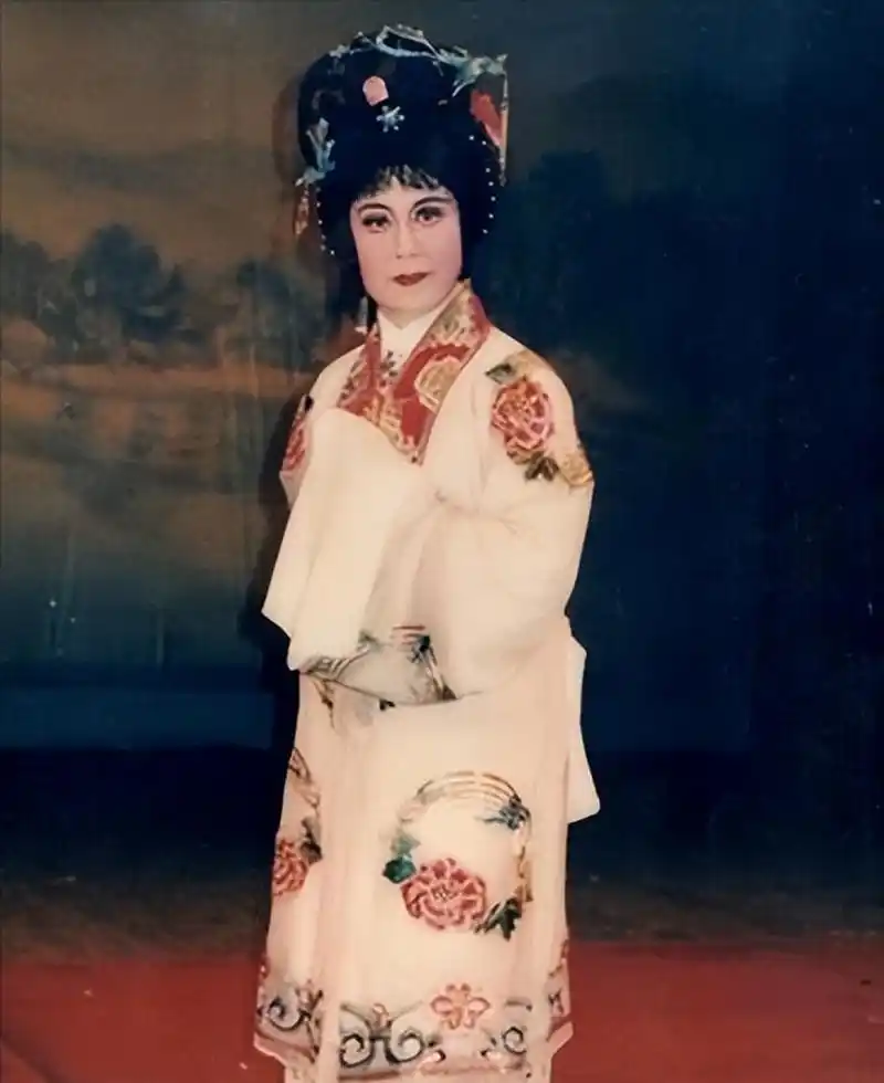 百度仲夏打卡挑战赛#越剧戚派是由戚雅仙大师(女,1928年2月生于上海