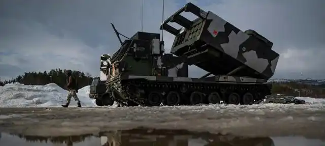 未来战争的需要,提高部队的快速反应能力,美国又在m270式多管火箭炮的