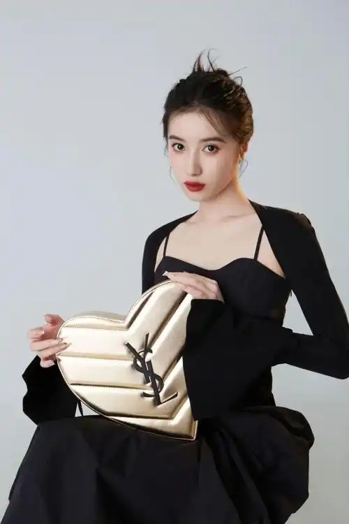 胡嘉欣|演绎ysl圣罗兰美妆高阶浪漫