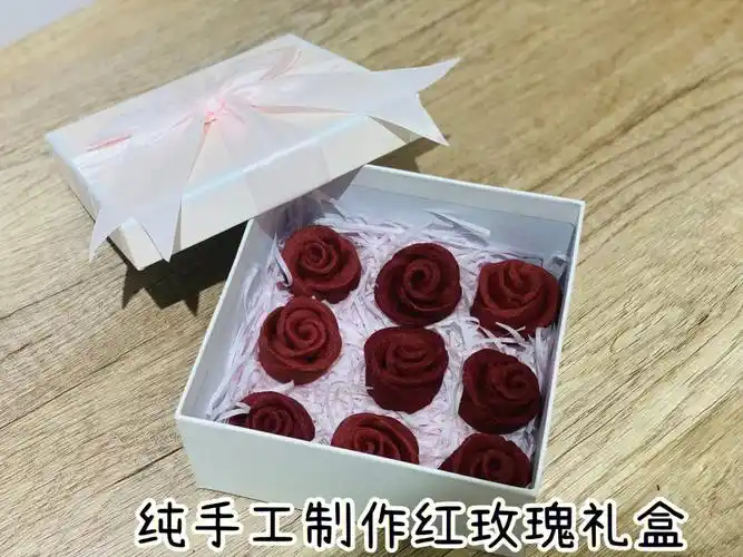 520送她独一无二的纯手工制作红玫瑰饼干