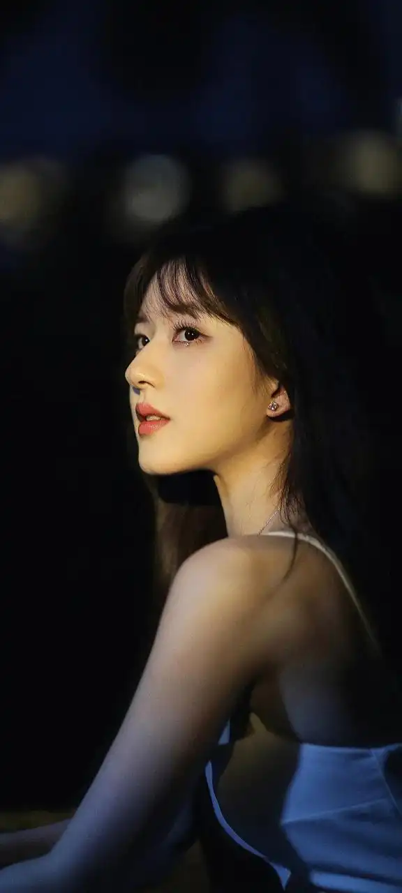 赵露思全面屏手机壁纸