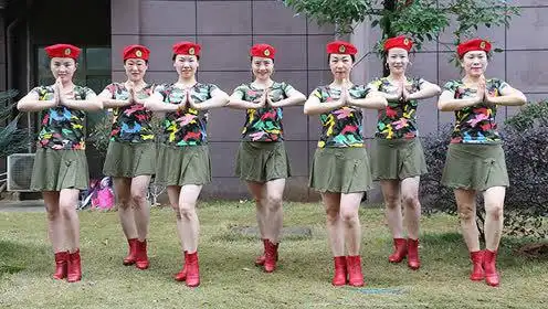 杨丽萍广场舞《美丽的遇见》单人水兵舞时 间:2017-03-14上传者:糖豆