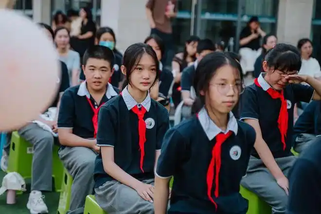 悦启十年成长旅程心存感恩逐梦远航青岛崂山新世纪学校2022届毕业生