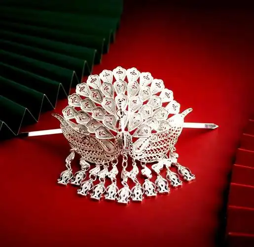 贵州少数民族文化的服饰与银饰魅力