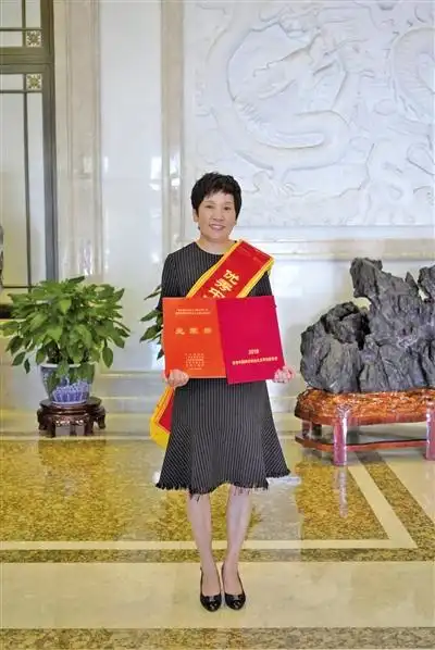 章华妹入选全国优秀建设者把温州人的创业故事讲到全国