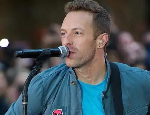 chris martin singing
